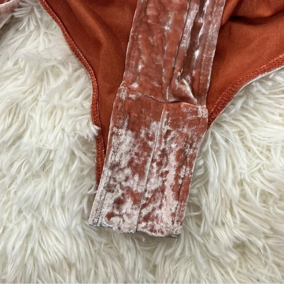 HAH x Free People Beg 2 Differ Crushed Velvet Bodysuit - Picture 6 of 8